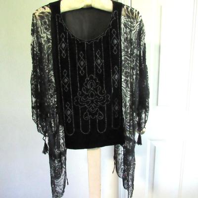 Lot 76: Very Pretty Fancy Beaded and Lace on Velvet Antique Ladies Top, Flapper Style