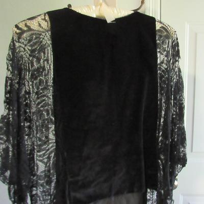 Lot 76: Very Pretty Fancy Beaded and Lace on Velvet Antique Ladies Top, Flapper Style