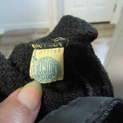 Lot 77: Vintage 1940/50s Ladies Short Sweater With Rhinestone Buttons