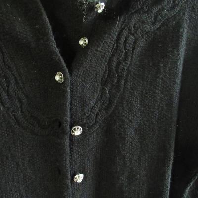 Lot 77: Vintage 1940/50s Ladies Short Sweater With Rhinestone Buttons
