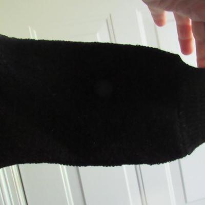 Lot 77: Vintage 1940/50s Ladies Short Sweater With Rhinestone Buttons