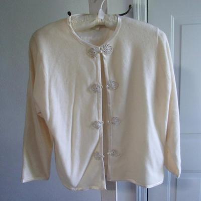 Lot 80: Vintage Ladies Sweater, Tack Yuen Co, Hong Kong