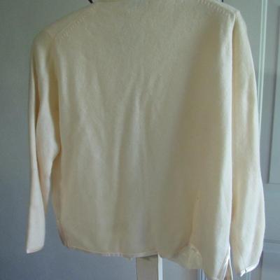 Lot 80: Vintage Ladies Sweater, Tack Yuen Co, Hong Kong