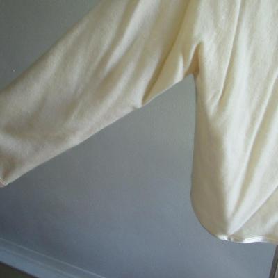Lot 80: Vintage Ladies Sweater, Tack Yuen Co, Hong Kong