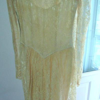 Lot 83: Antique Wedding Dress, Off White, Overall Lace, Nice Train