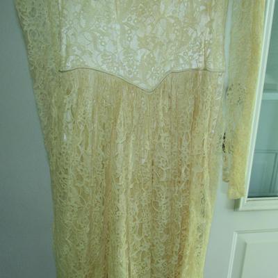Lot 83: Antique Wedding Dress, Off White, Overall Lace, Nice Train