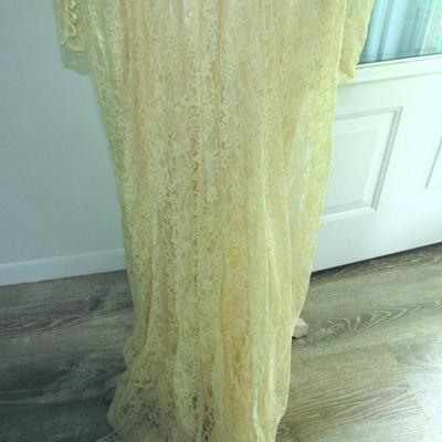 Lot 83: Antique Wedding Dress, Off White, Overall Lace, Nice Train