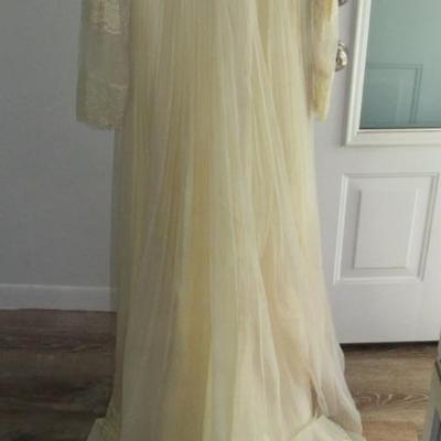Lot 84: Vintage Wedding Dress, Lace Top, Nice Train