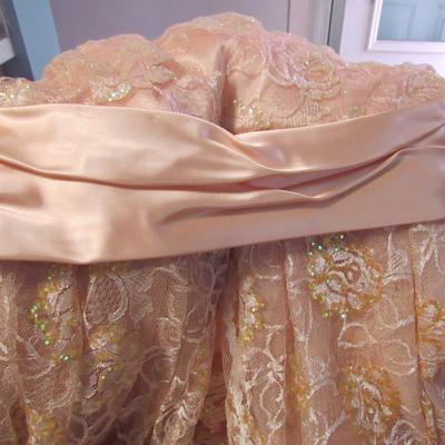 Lot 85: Farinae Collection, Vintage Ladies Fancy Gown, Pink Dress With Sequinned Lace, Size 12