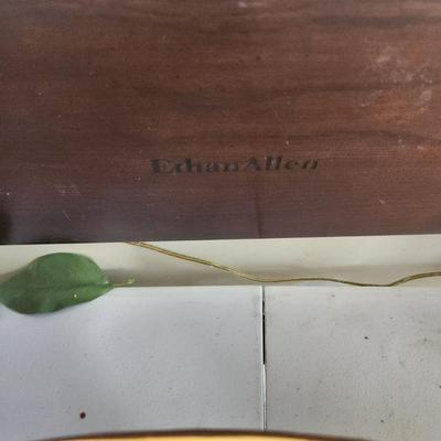 Table Lot Ethan Allen Shelf,  Canisters, Vase, DÃ©cor, Crystal