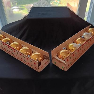 Shiny Brite Christmas bulbs in original Fanci Pak carton gold and silver bulbs some with snow!