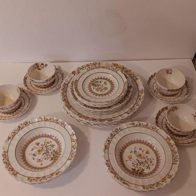 Beautiful Copeland Spode England China "Buttercup" Compete setting for Four