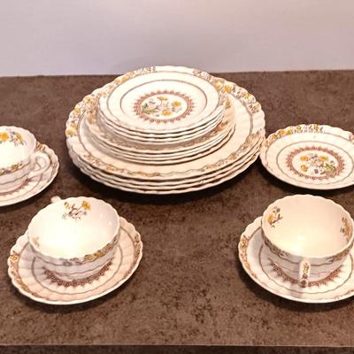Beautiful Copeland Spode England China "Buttercup" Compete setting for Four Minus bowls and a mug