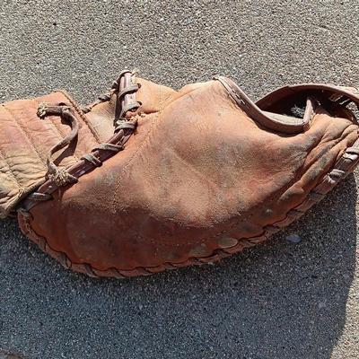 Old Baseball glove with baseball MARKED DEBOW 652 Genuine leather.
