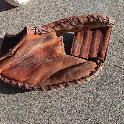 Old Baseball glove with baseball MARKED DEBOW 652 Genuine leather.