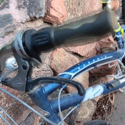 NICE! Rosario K2 adesa CR Mountain bike with Spinner aluminum frame Just in time for back to school!