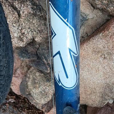 NICE! Rosario K2 adesa CR Mountain bike with Spinner aluminum frame Just in time for back to school!