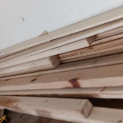 Nice usable dimensional lumber and privacy fence pickets