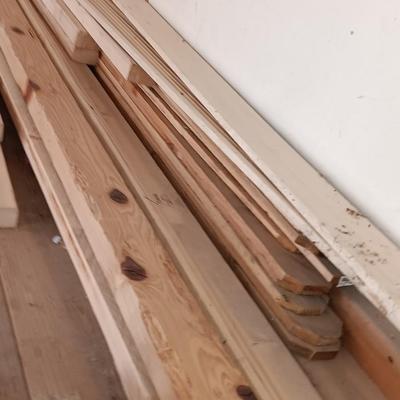 Nice usable dimensional lumber and privacy fence pickets