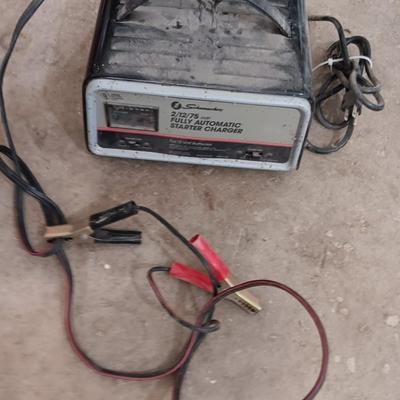 Schumacher 2/12/75 amp fully automatic starter charger for 12 volt batteries