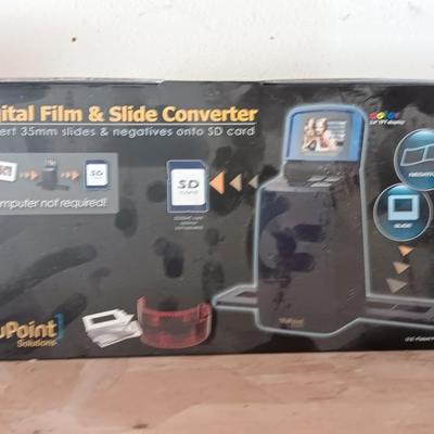 VuPoint Solutions Digital Film & Slide Converter Convert 35mm slides & negative onto SD card