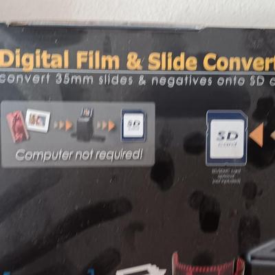 VuPoint Solutions Digital Film & Slide Converter Convert 35mm slides & negative onto SD card