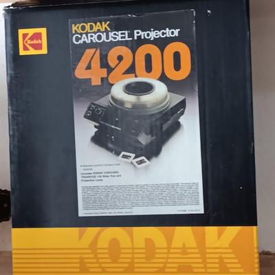 Kodak Carousel projector 4200 with two Transvue 140 slide tray