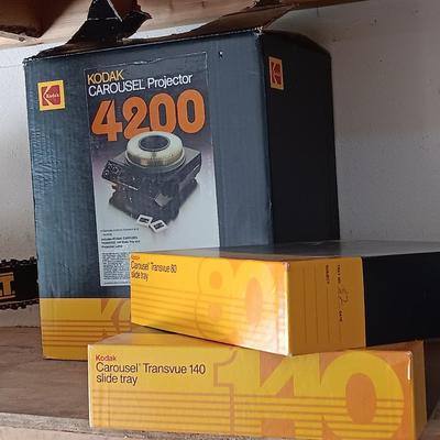 Kodak Carousel projector 4200 with two Transvue 140 slide tray