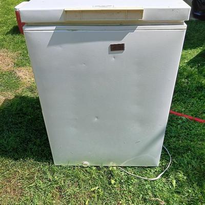 Wood's Small chest freezer in working condition. Model C05NAA