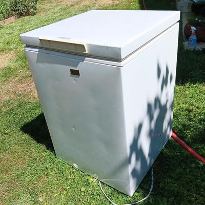 Wood's Small chest freezer in working condition. Model C05NAA