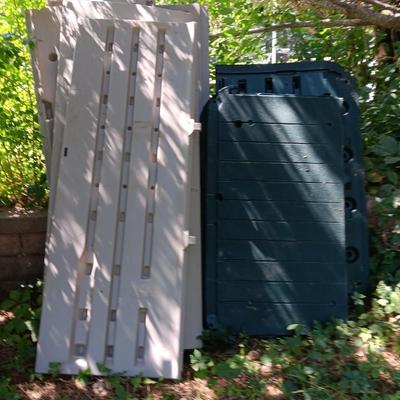 Rubbermaid Large Vertical Storage Shed