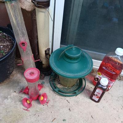 Bird feeders & Hummingbird feeder with nectar