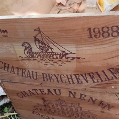 Two wooden Wind crates Chateau BF 1988 and 1982