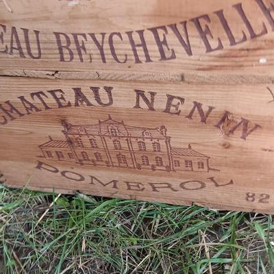 Two wooden Wind crates Chateau BF 1988 and 1982