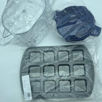 Pampered chef kitchen set