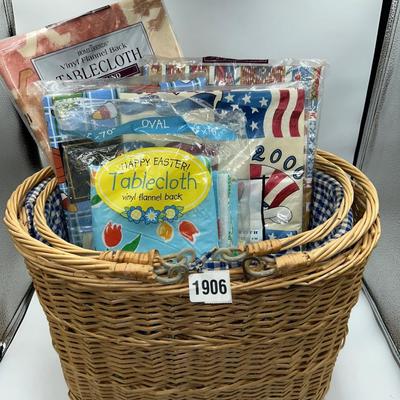 Decorative Table clothes & baskets