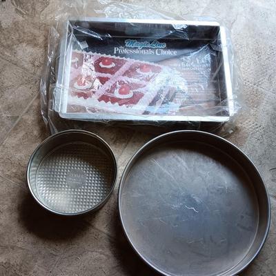 New Magic line Professionals choice 10x15 Aluminum cake pan - Zenker 7" Pan and large round cake pan
