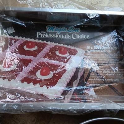 New Magic line Professionals choice 10x15 Aluminum cake pan - Zenker 7" Pan and large round cake pan