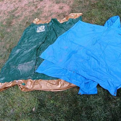 Camping gear - Inflatable Basic designs HO2 sun shower enclosure with Stearns raincoat