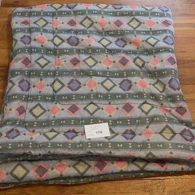 Blue Square Design Comforter