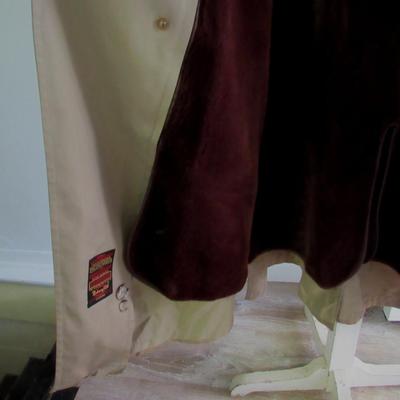 Lot 87: Vintage 1960s Men's 46 Long Trench Coat, Botanny 500, Nice Shape