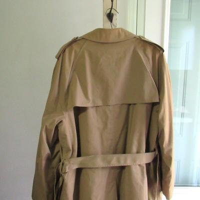 Lot 87: Vintage 1960s Men's 46 Long Trench Coat, Botanny 500, Nice Shape