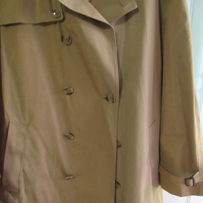 Lot 87: Vintage 1960s Men's 46 Long Trench Coat, Botanny 500, Nice Shape