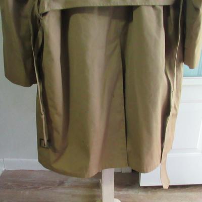 Lot 87: Vintage 1960s Men's 46 Long Trench Coat, Botanny 500, Nice Shape