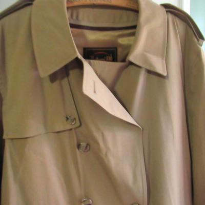 Lot 87: Vintage 1960s Men's 46 Long Trench Coat, Botanny 500, Nice Shape