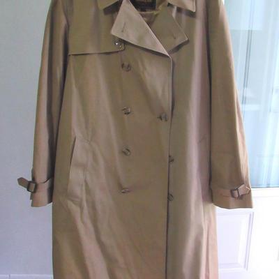Lot 87: Vintage 1960s Men's 46 Long Trench Coat, Botanny 500, Nice Shape