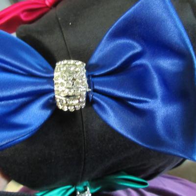 Lot 100: Wow! AJ Bari Vintage Dress With Colorful Bows, Size 8, Appr 1970-80s, Nice!