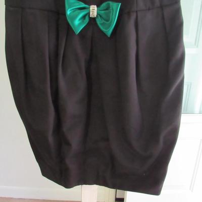 Lot 100: Wow! AJ Bari Vintage Dress With Colorful Bows, Size 8, Appr 1970-80s, Nice!