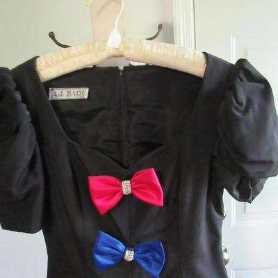 Lot 100: Wow! AJ Bari Vintage Dress With Colorful Bows, Size 8, Appr 1970-80s, Nice!