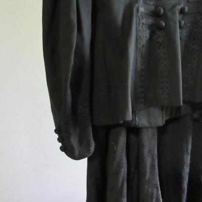 Lot 104: Antique Victorian All Black 3 Piece Top, Skirt, Jacket, SEE ALL 52 PHOTOS, Nice!